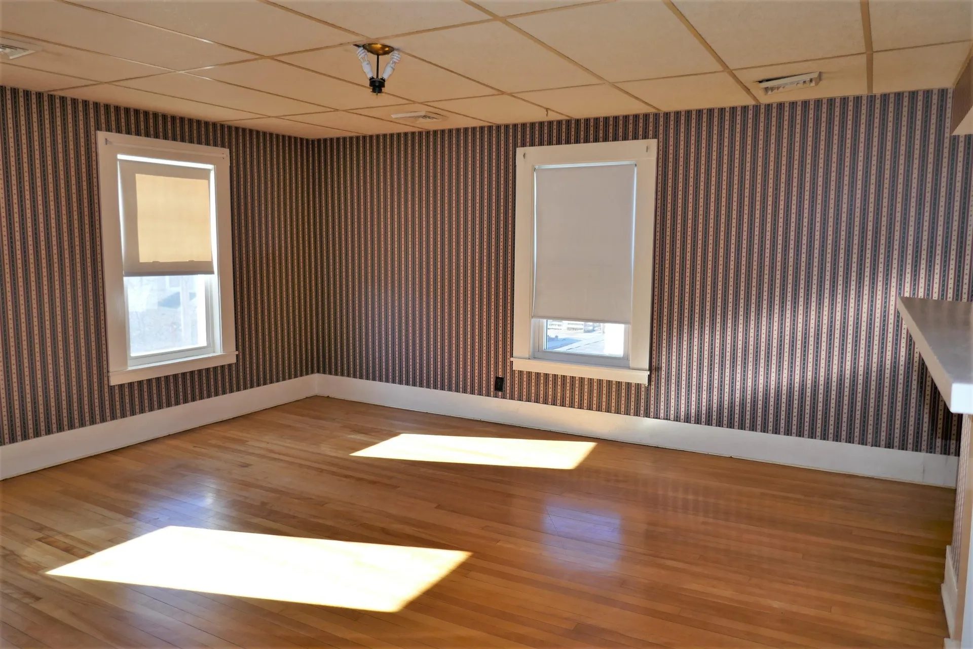 12 1/2 Summer Street Nashua NH 03064
