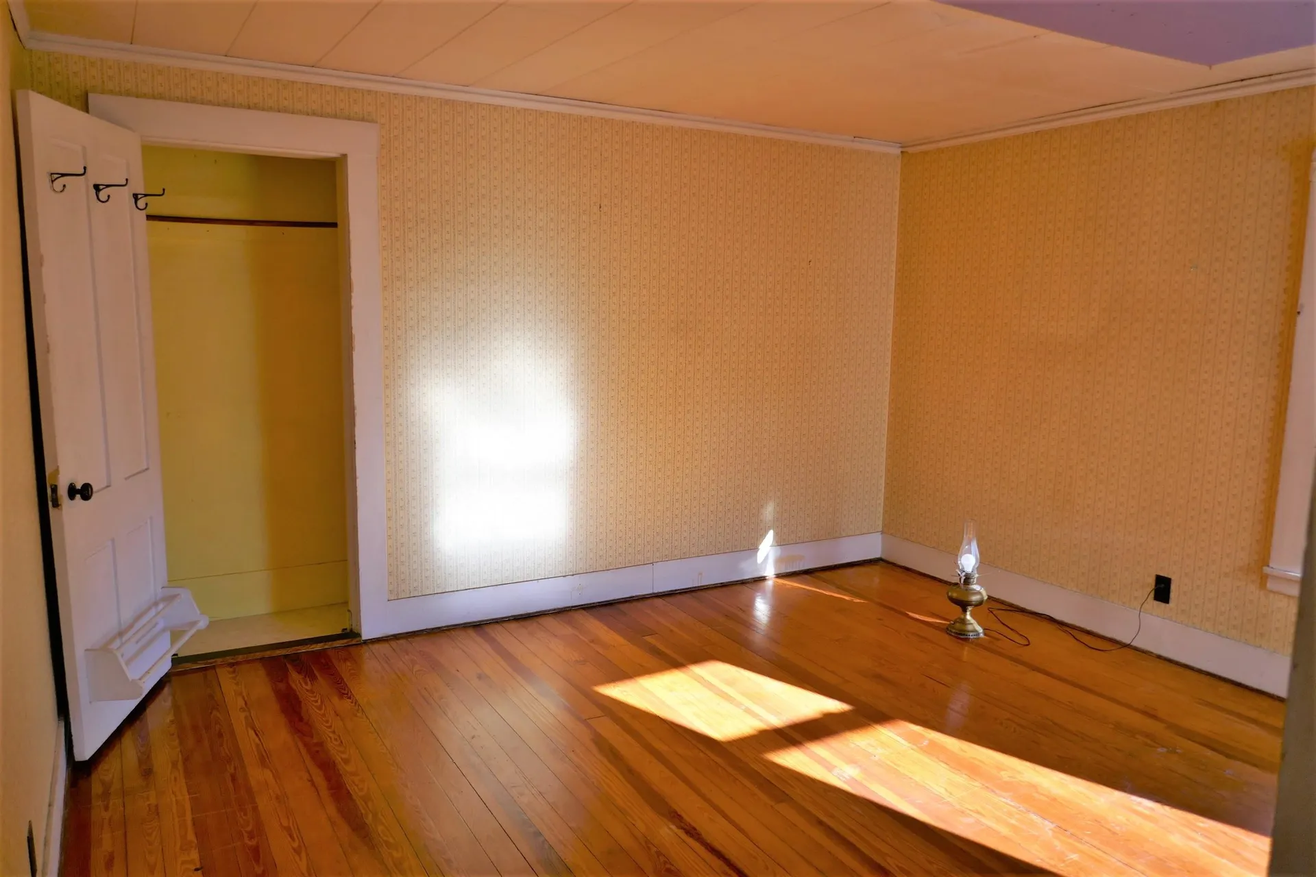 12 1/2 Summer Street Nashua NH 03064