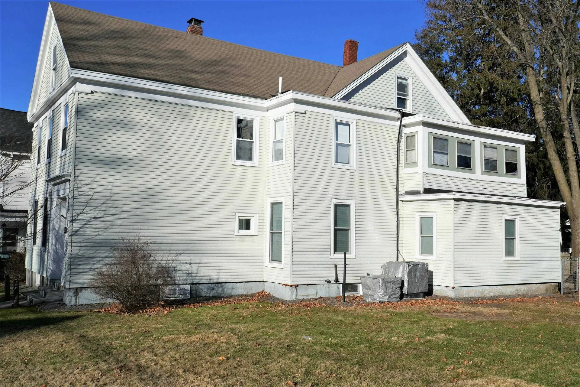 12 1/2 Summer Street Nashua NH 03064