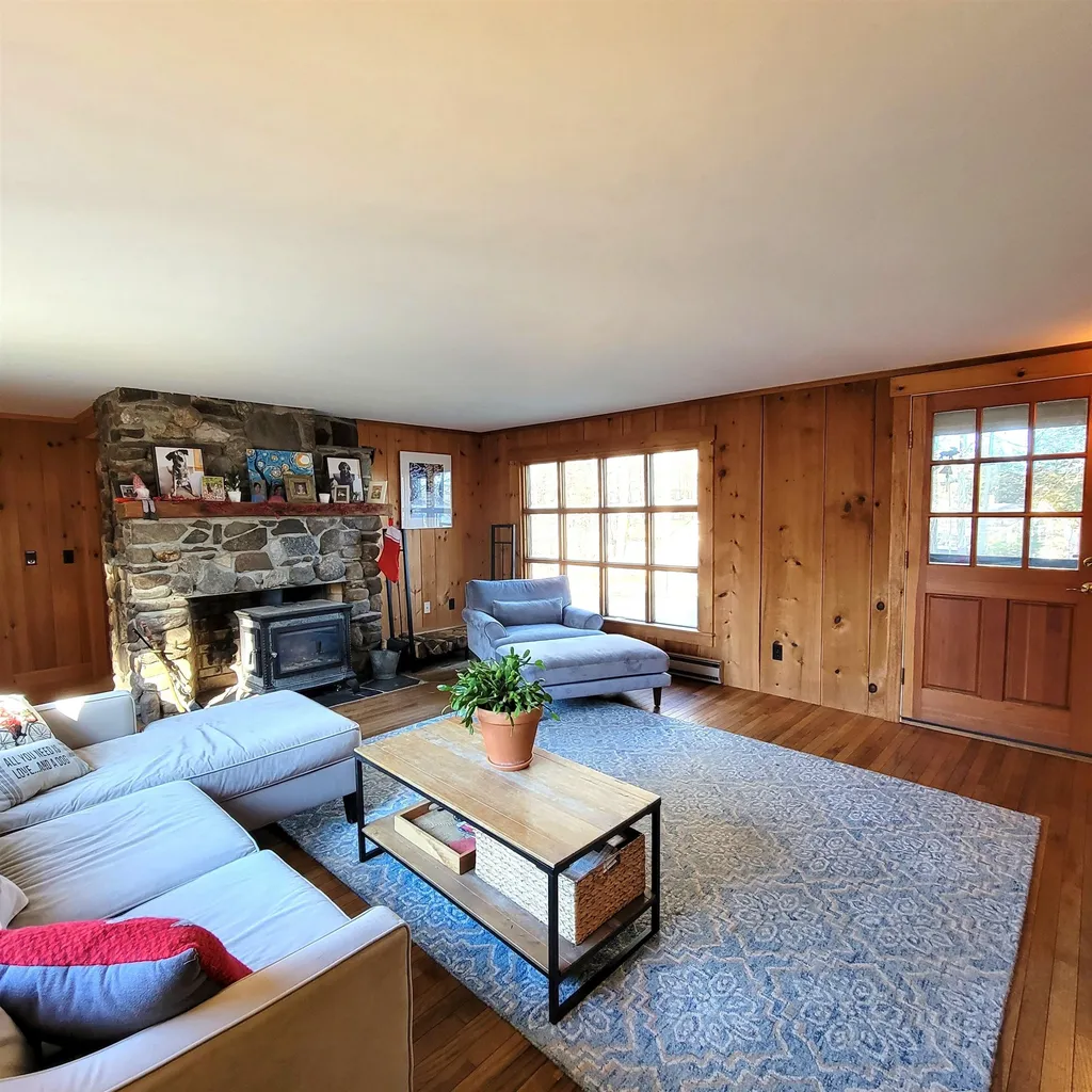 21 Walnut Street Belmont NH 03220