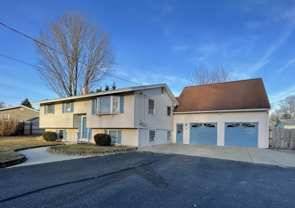 22 Natick Street Nashua NH 03063