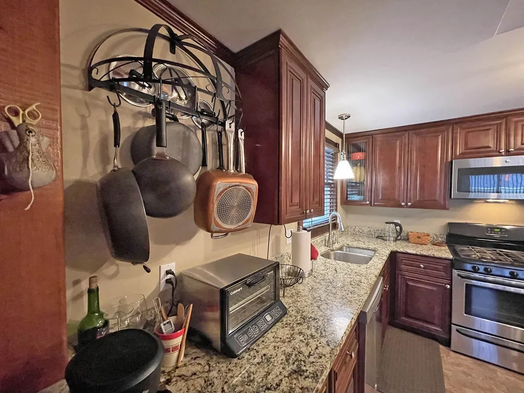 22 Natick Street Nashua NH 03063