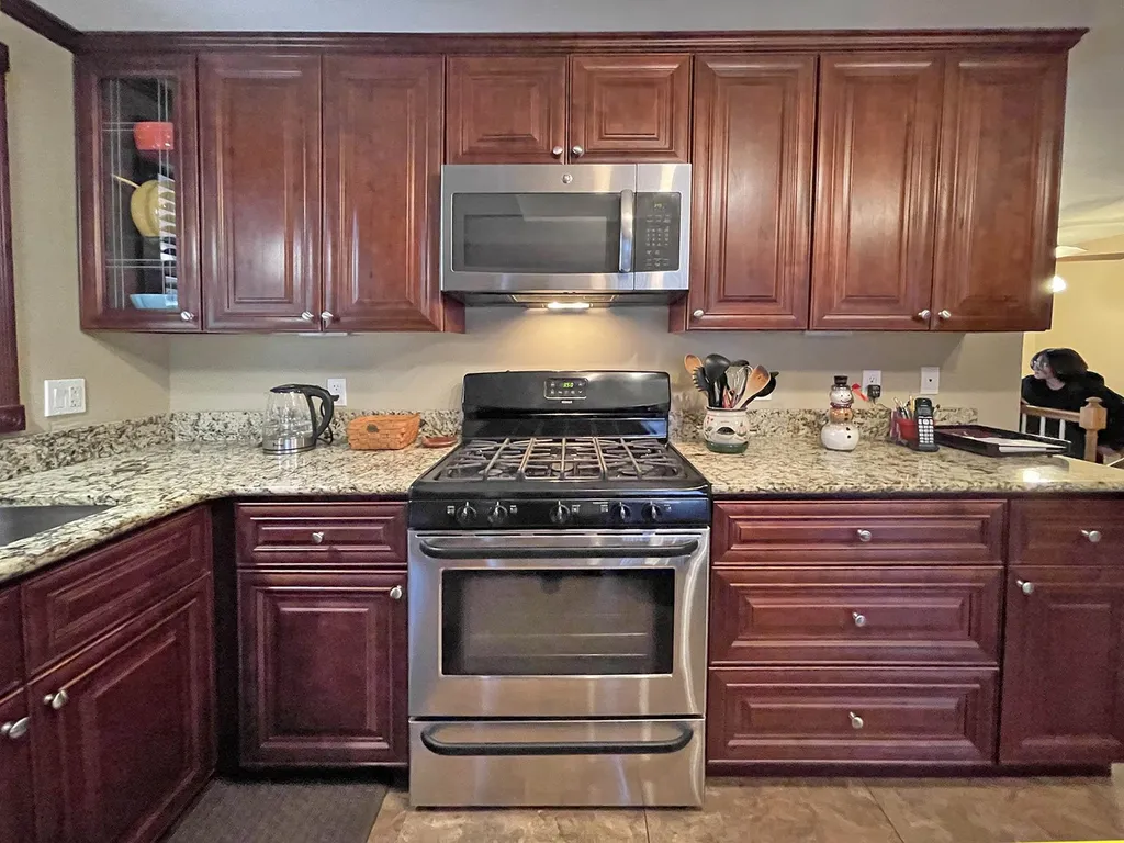 22 Natick Street Nashua NH 03063