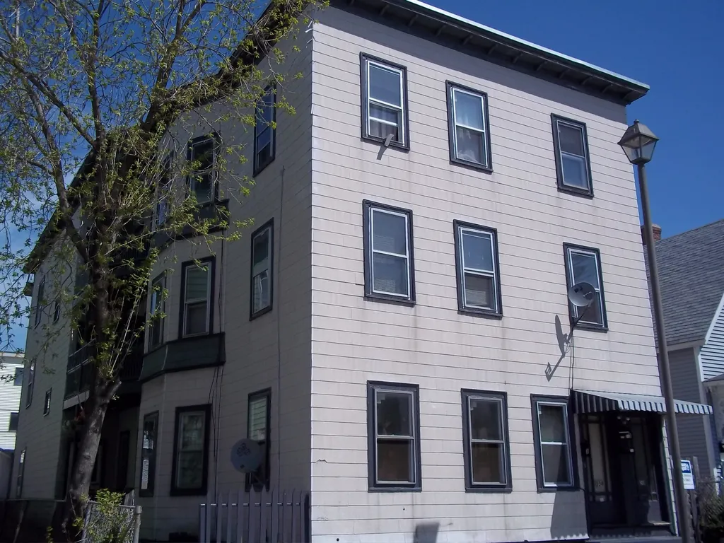 238 Spruce Street Manchester NH 03103