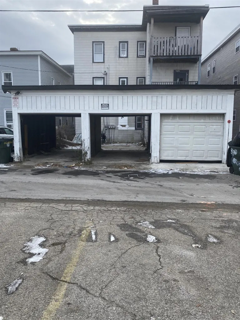 238 Spruce Street Manchester NH 03103