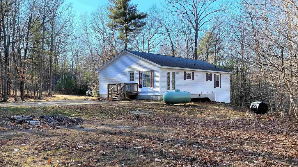 5 Nancy Court Alton NH 03809