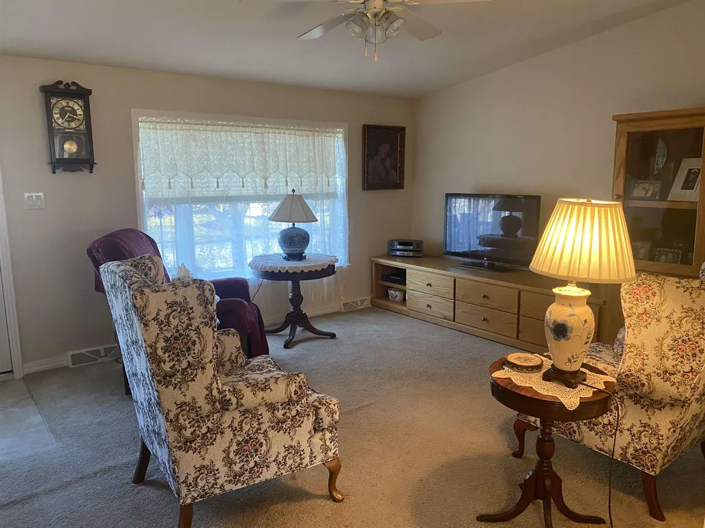36 Sunset Way Manchester NH 03104