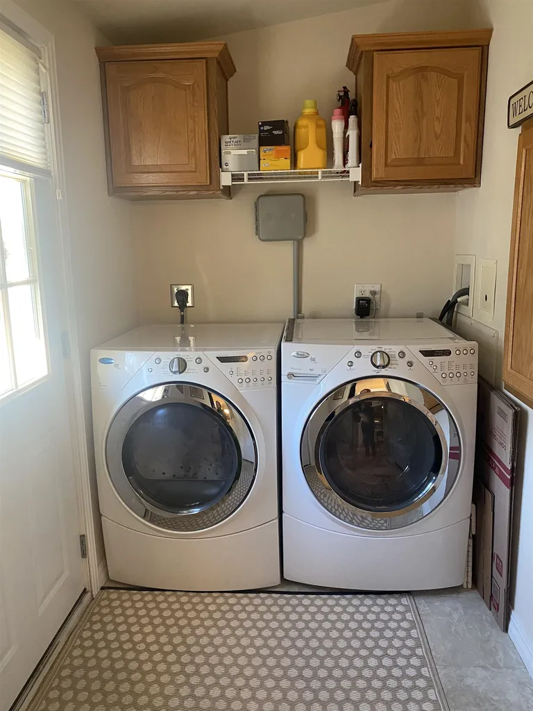 36 Sunset Way Manchester NH 03104
