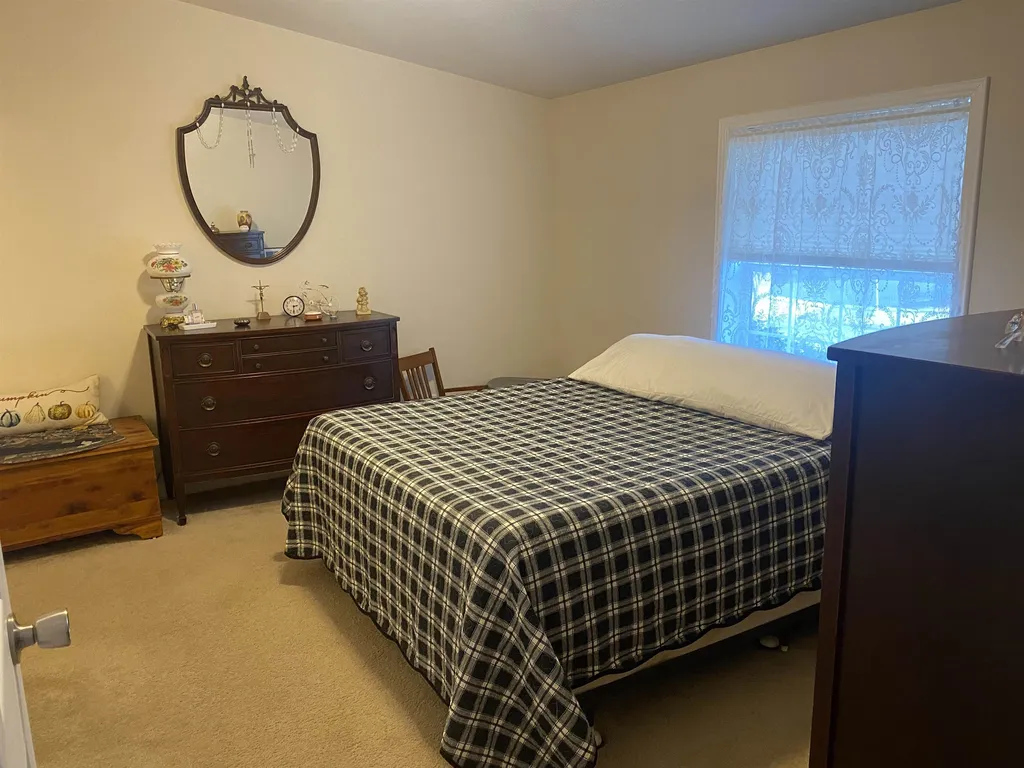 36 Sunset Way Manchester NH 03104