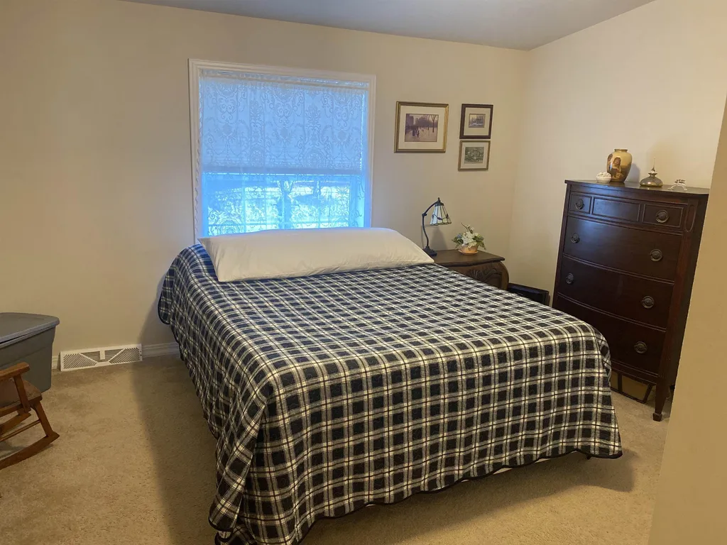 36 Sunset Way Manchester NH 03104