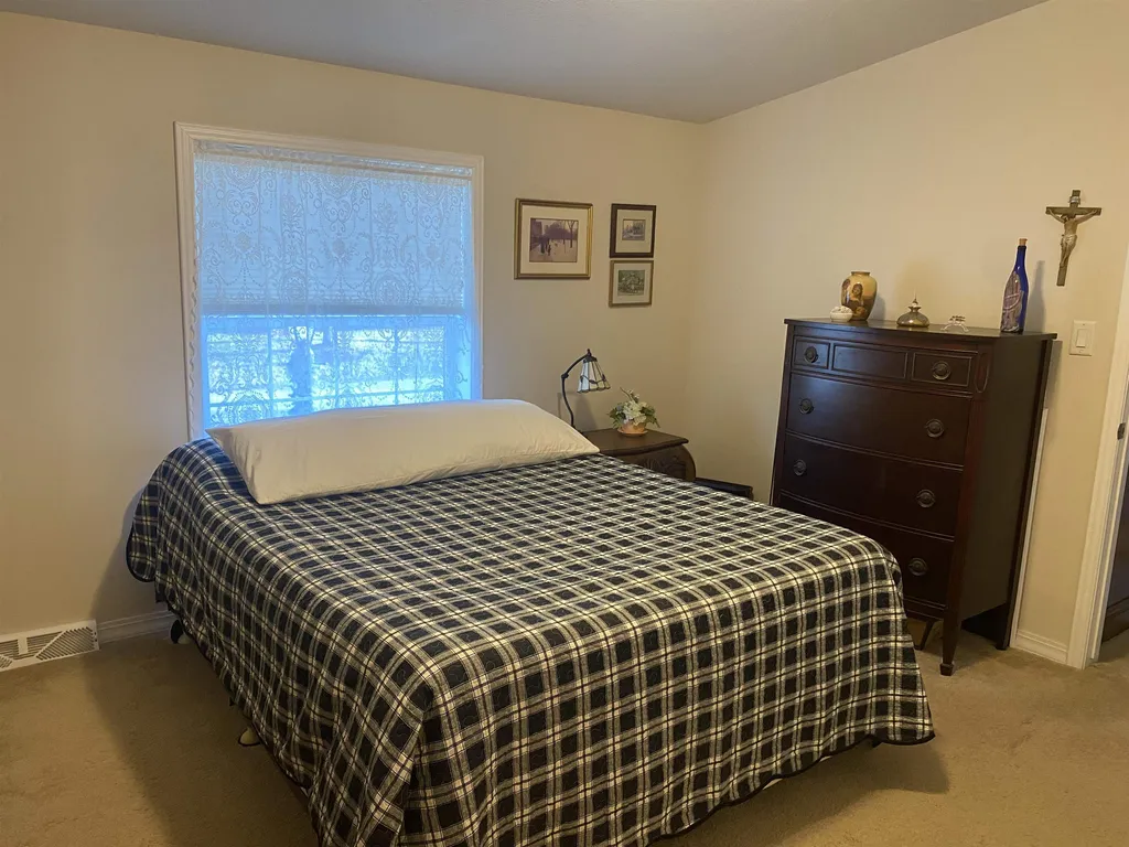 36 Sunset Way Manchester NH 03104