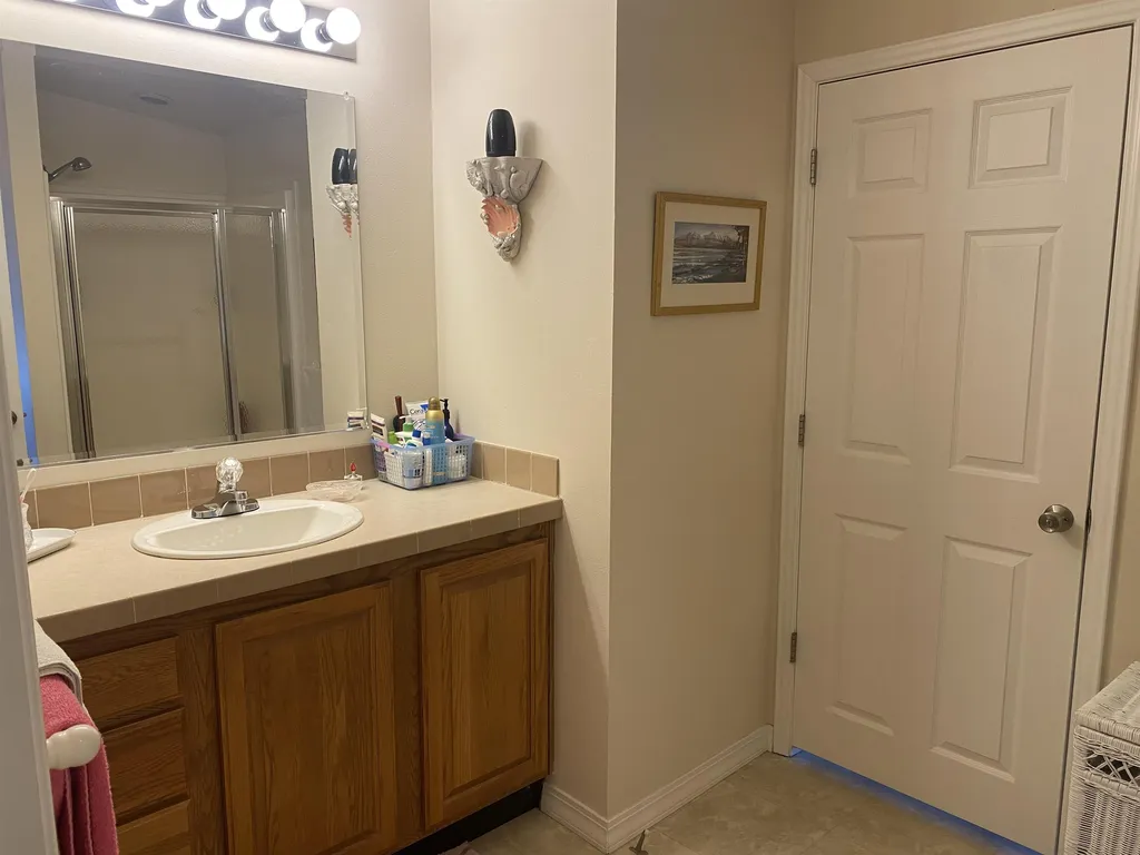36 Sunset Way Manchester NH 03104
