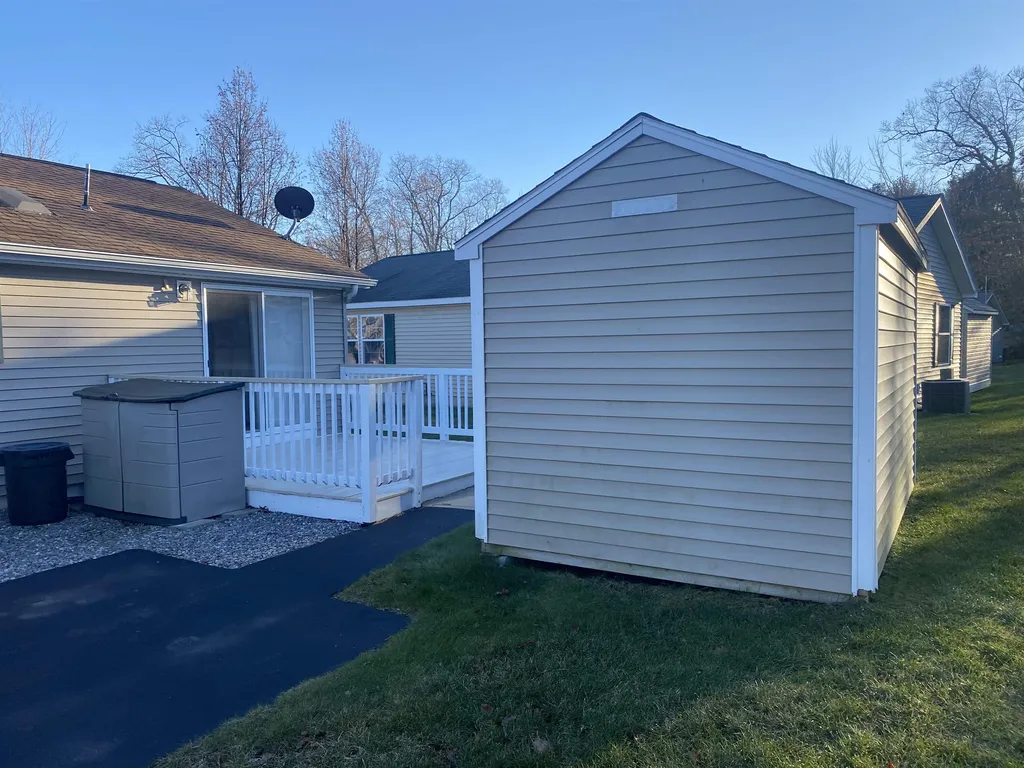 36 Sunset Way Manchester NH 03104