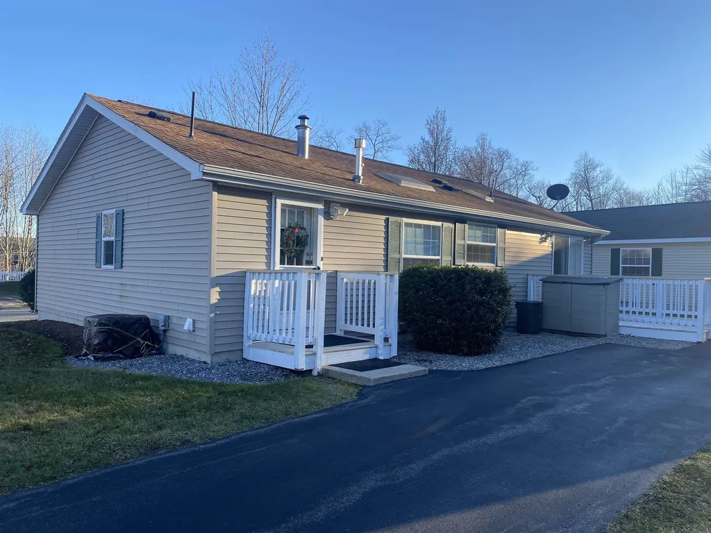 36 Sunset Way Manchester NH 03104