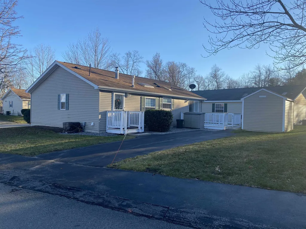 36 Sunset Way Manchester NH 03104