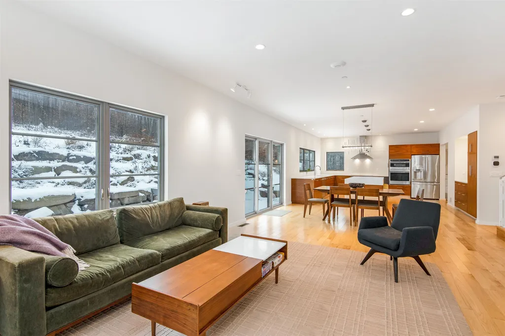 125 Elfin Lane Charlotte VT 05445