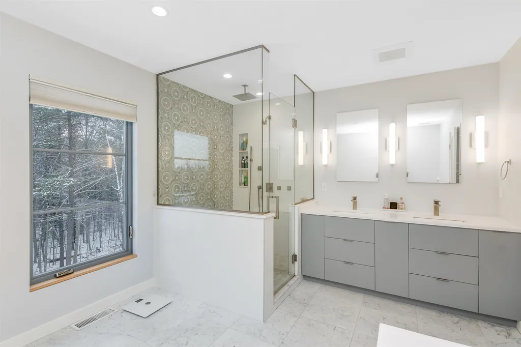 125 Elfin Lane Charlotte VT 05445