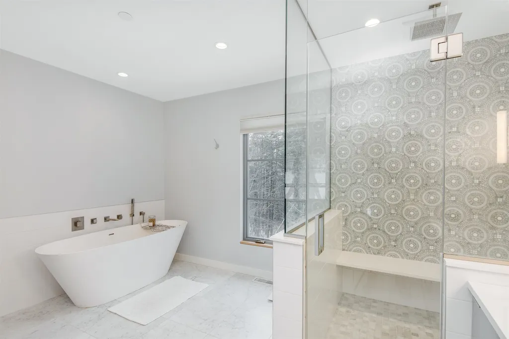 125 Elfin Lane Charlotte VT 05445