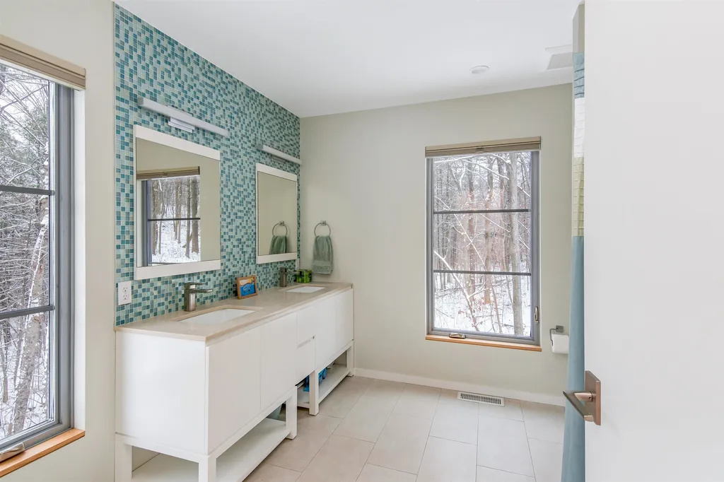 125 Elfin Lane Charlotte VT 05445