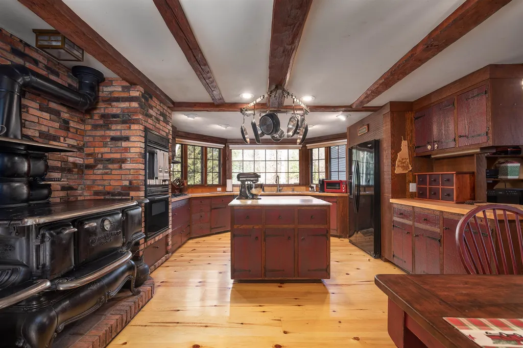 38 Gardner Hill Road Tamworth NH 03886