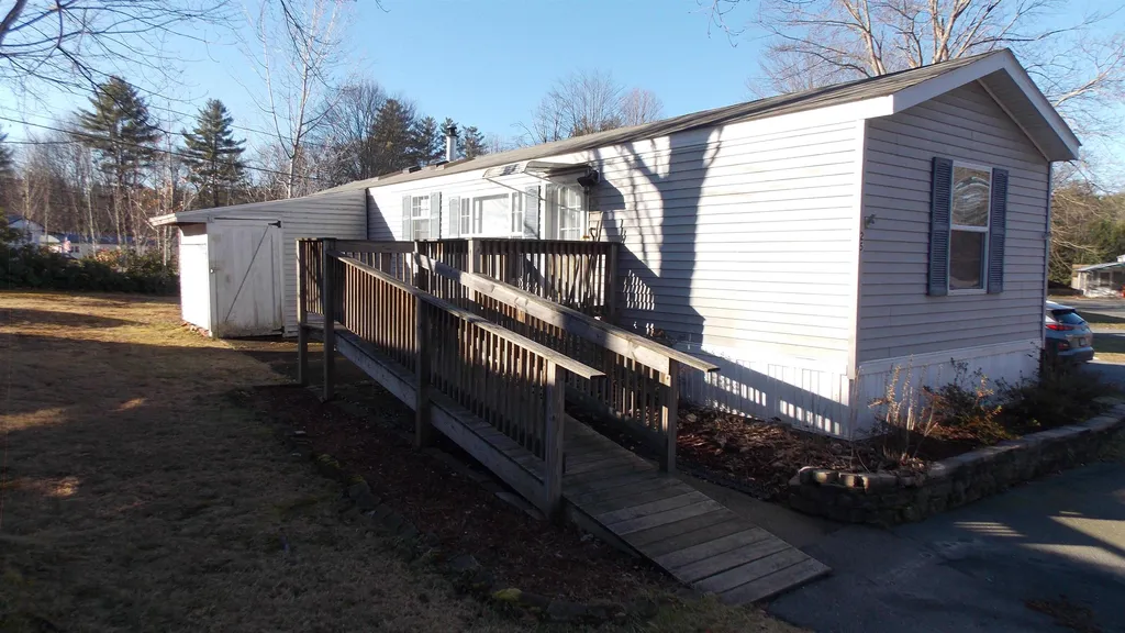 25 Morways Park Charlestown NH 03603