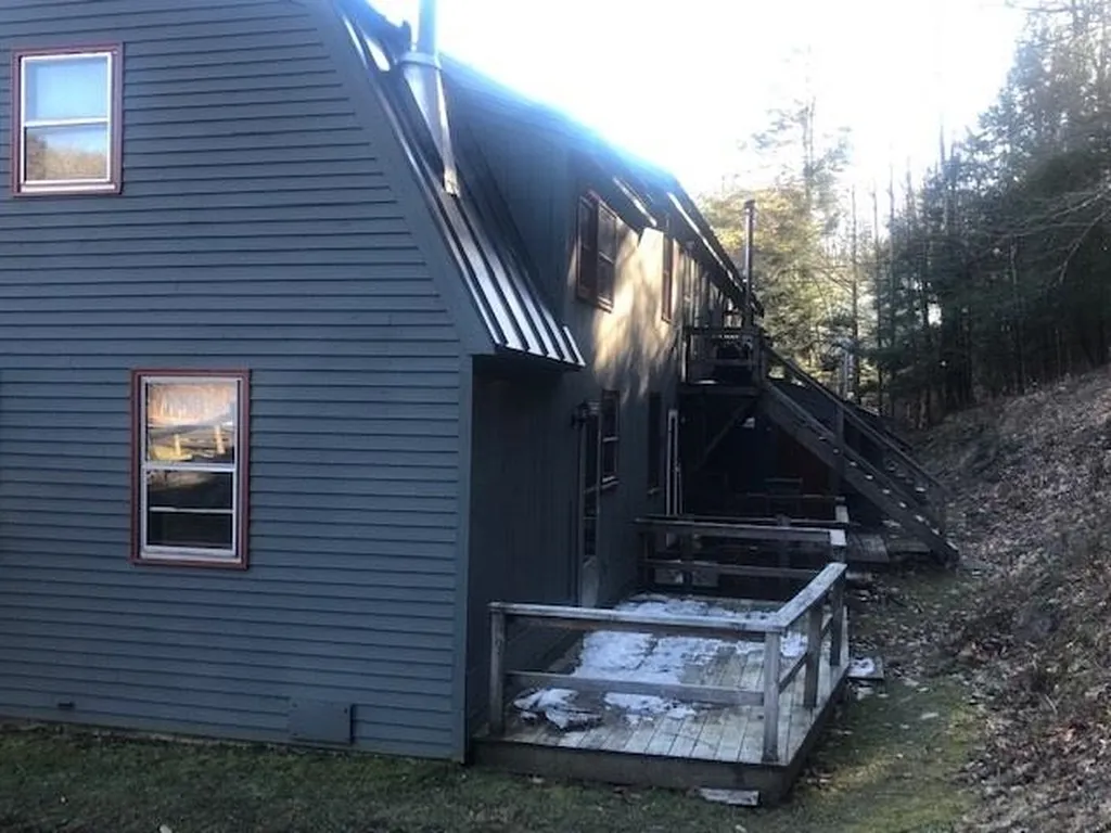 574 Willard Road Hartford VT 05059