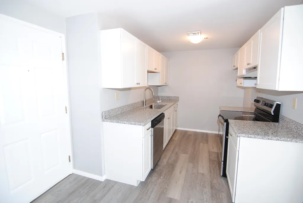 522 Abbott Farm Lane Hudson NH 03051