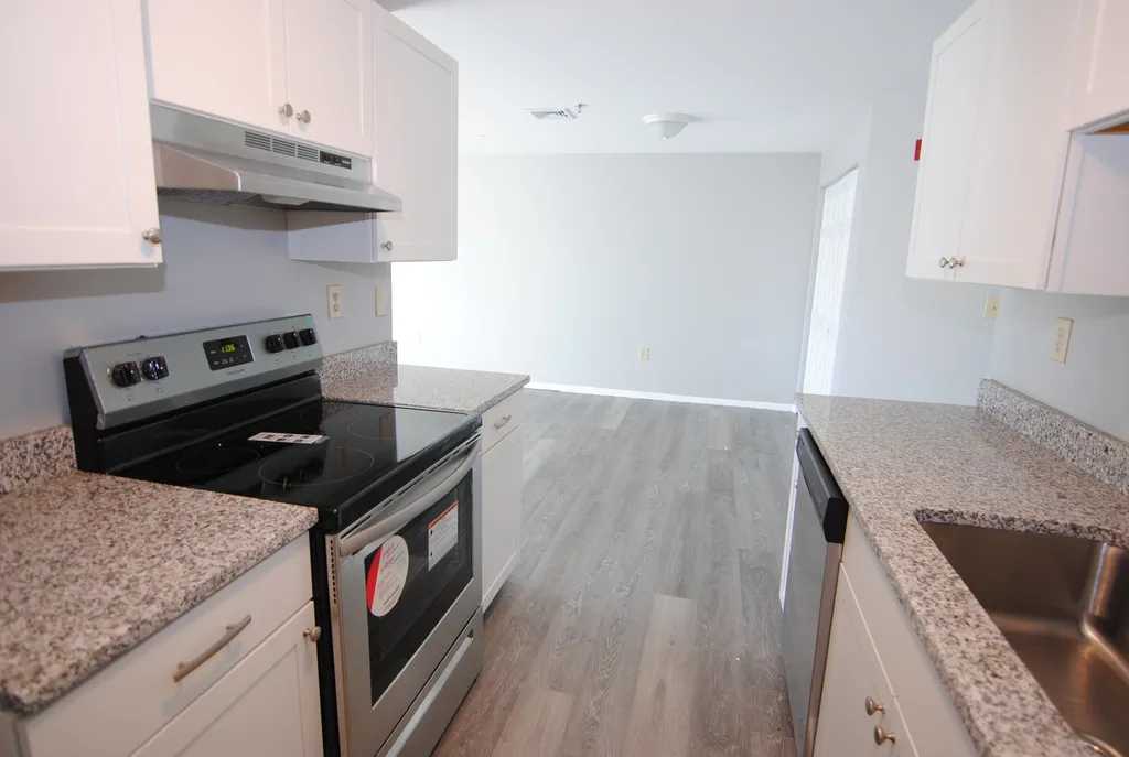 522 Abbott Farm Lane Hudson NH 03051