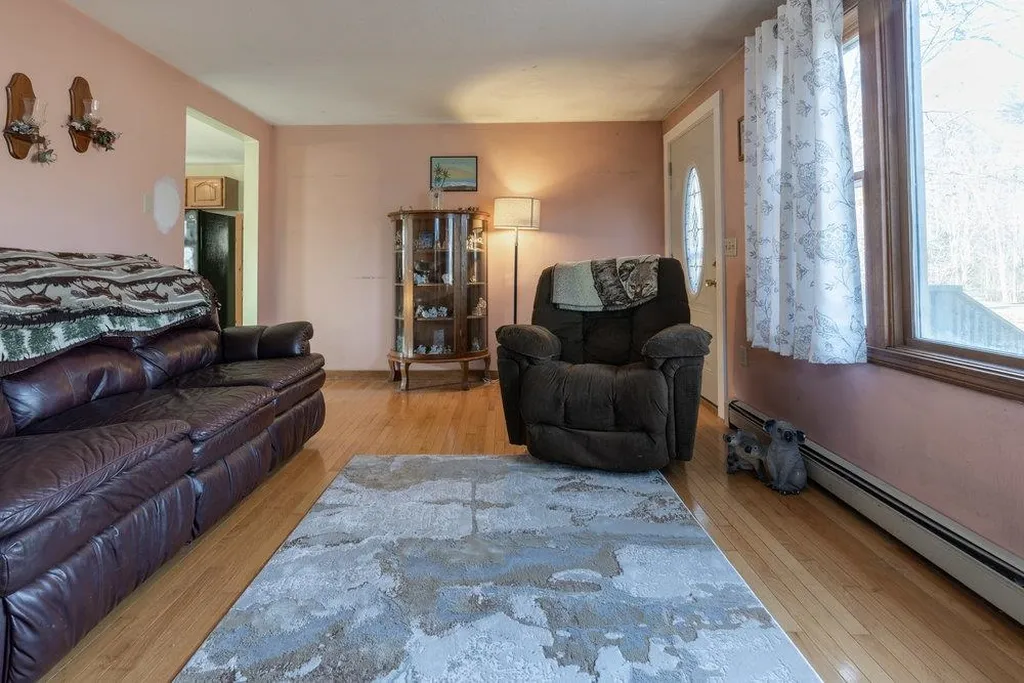17 Lita Lane Newmarket NH 03857