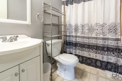 17 Lita Lane Newmarket NH 03857
