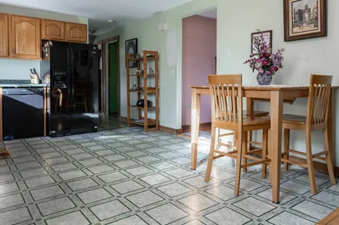 17 Lita Lane Newmarket NH 03857