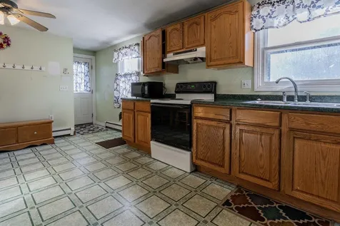 17 Lita Lane Newmarket NH 03857