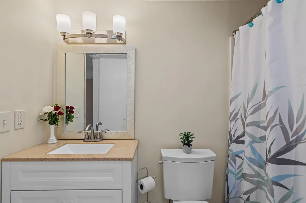 1306 Piscassic Street Newmarket NH 03857