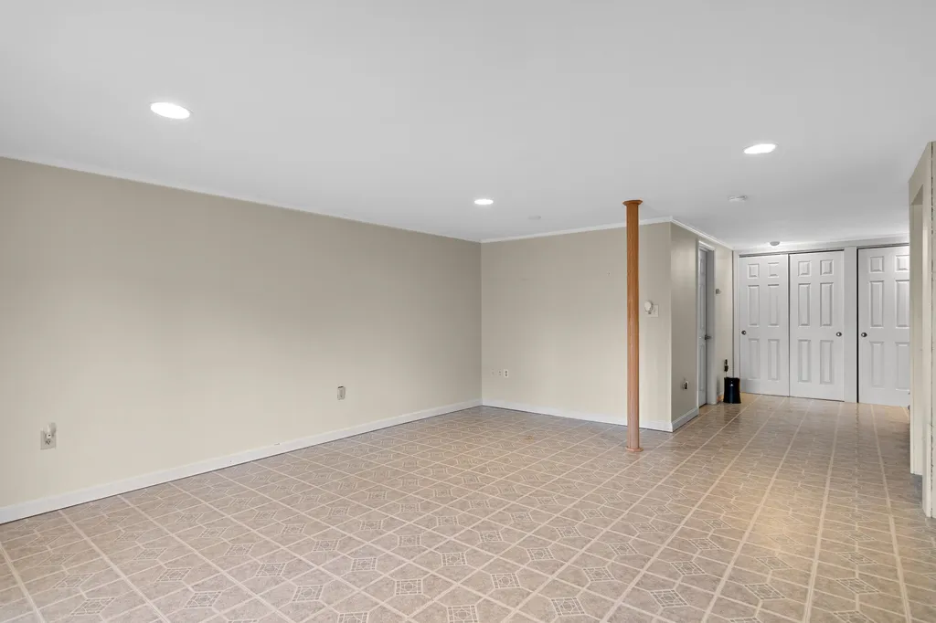 1306 Piscassic Street Newmarket NH 03857