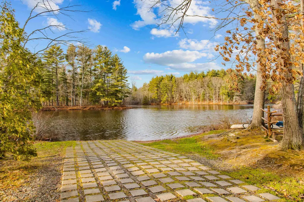 1306 Piscassic Street Newmarket NH 03857