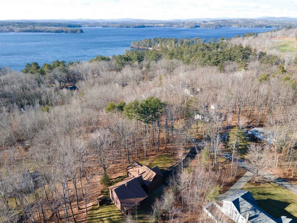 16 Vere Royce Road Tuftonboro NH 03816