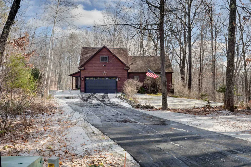 16 Vere Royce Road Tuftonboro NH 03816