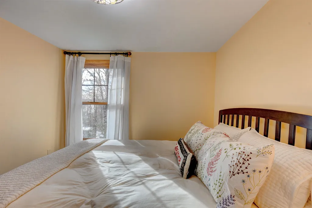 16 Vere Royce Road Tuftonboro NH 03816