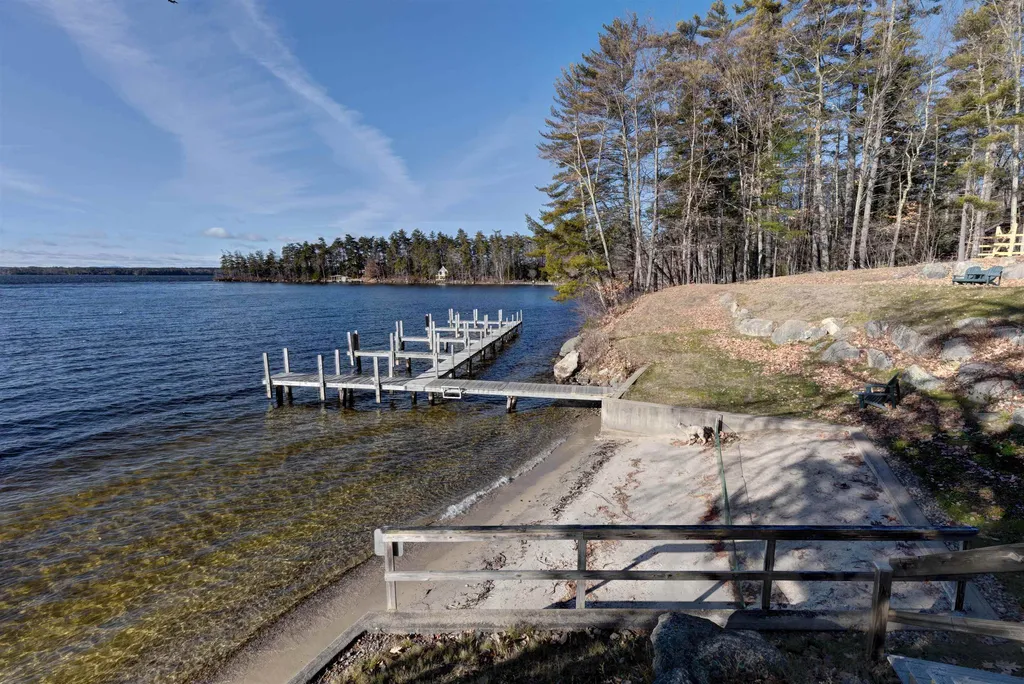 16 Vere Royce Road Tuftonboro NH 03816
