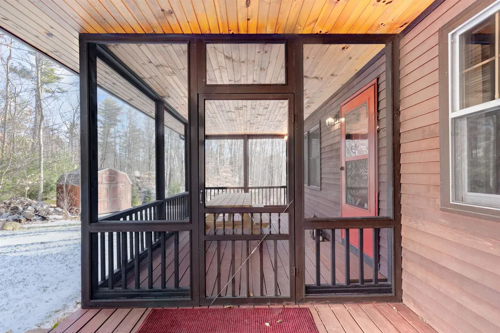 16 Vere Royce Road Tuftonboro NH 03816