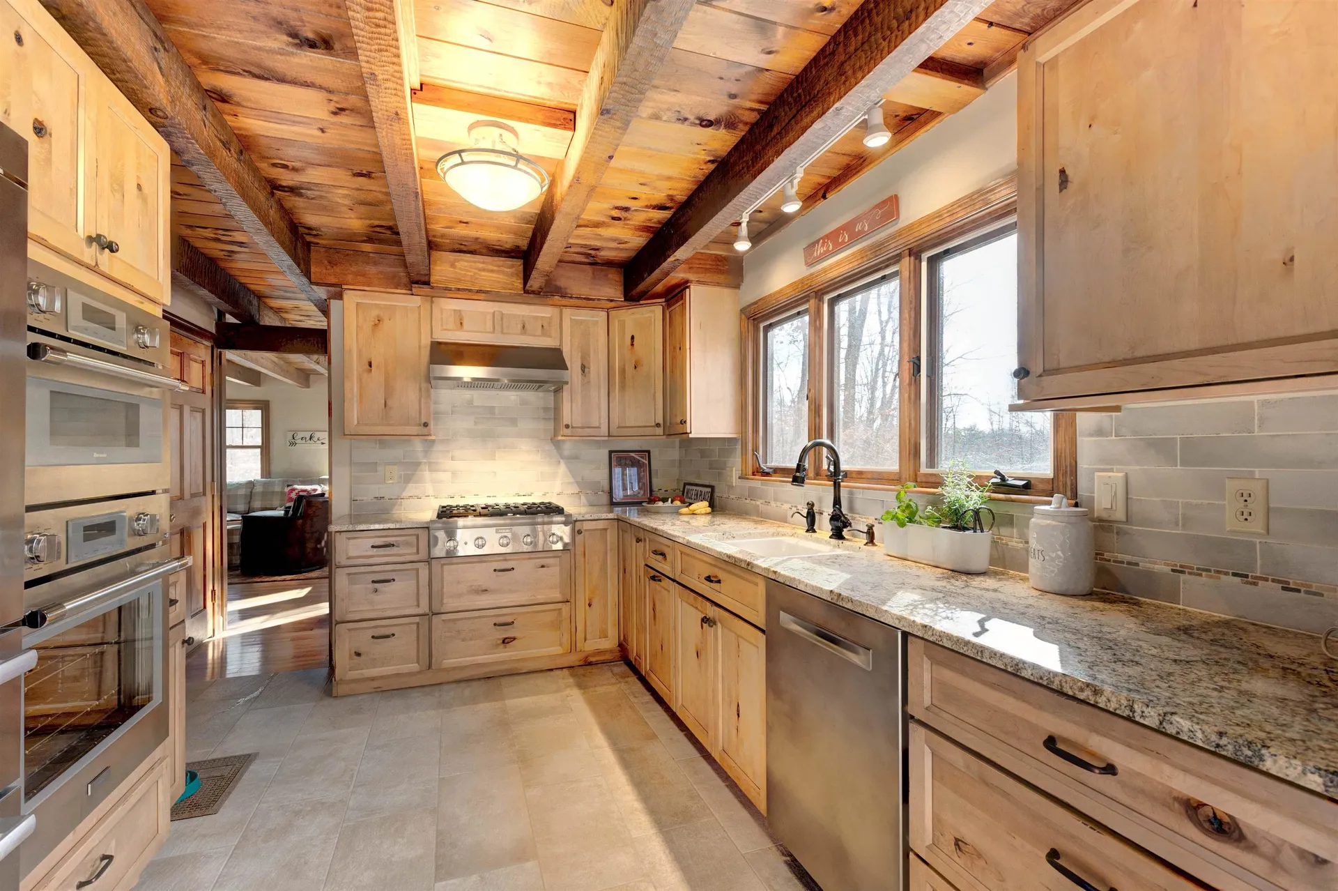 16 Vere Royce Road Tuftonboro NH 03816