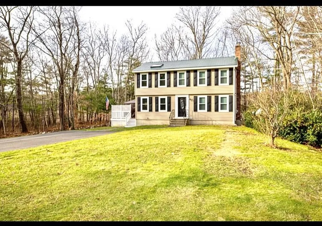 16 Paul Avenue Derry NH 03038
