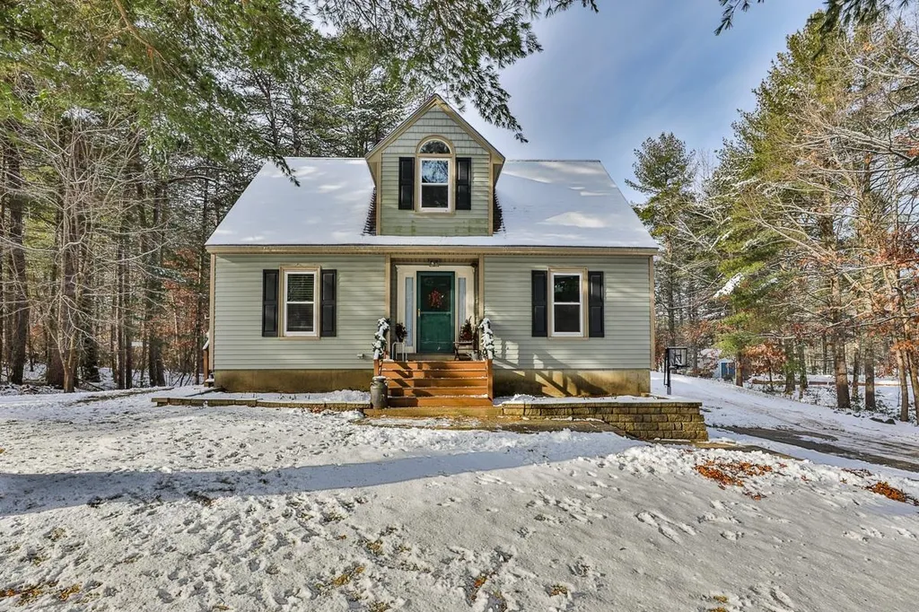 4 Rookery Way Litchfield NH 03052
