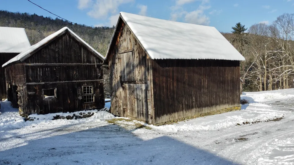 390 Clay Road Thetford VT 05054