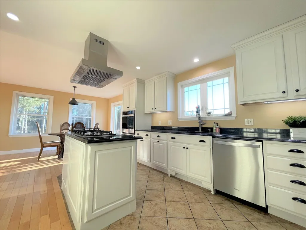 4 Carpenter Road Barnstead NH 03218