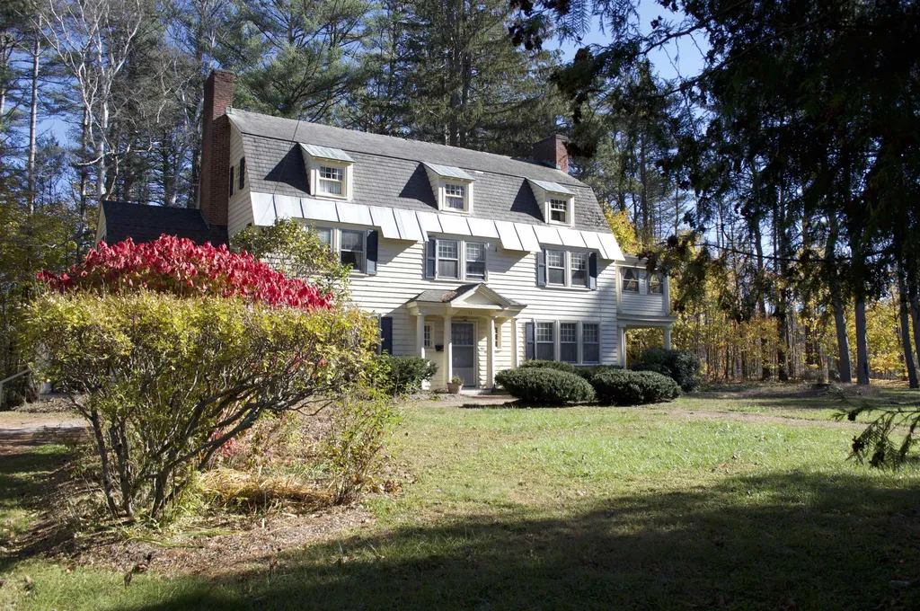 43 Summit Road Newport NH 03773