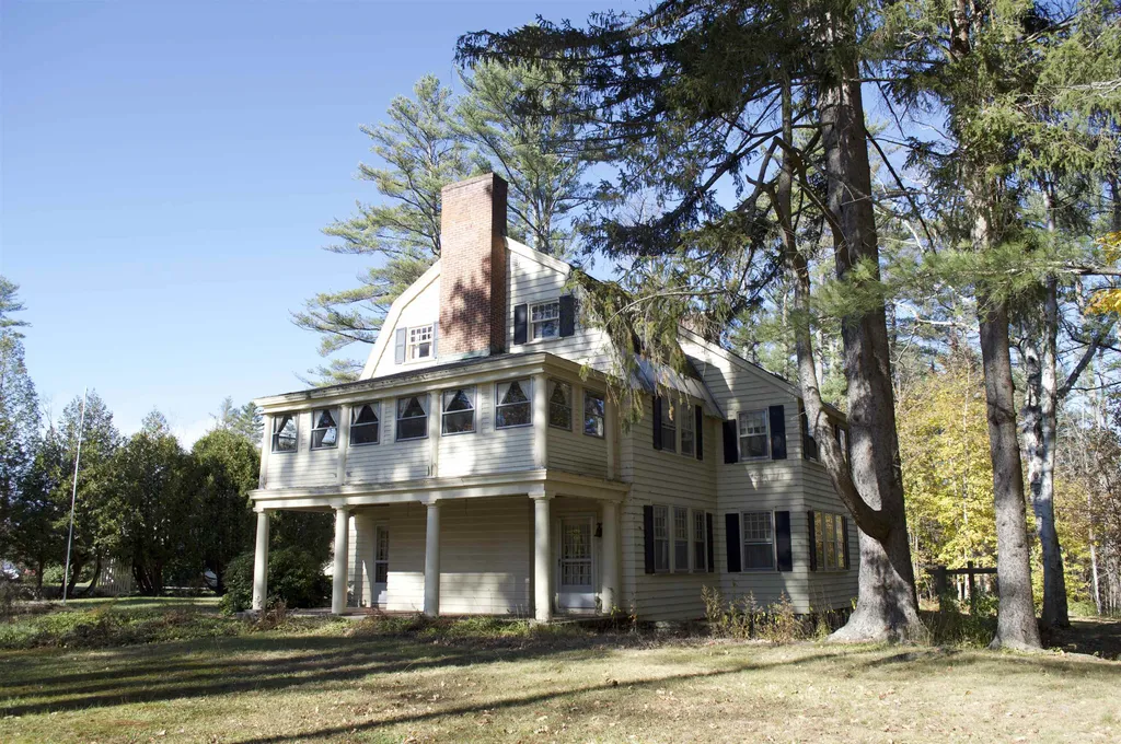 43 Summit Road Newport NH 03773