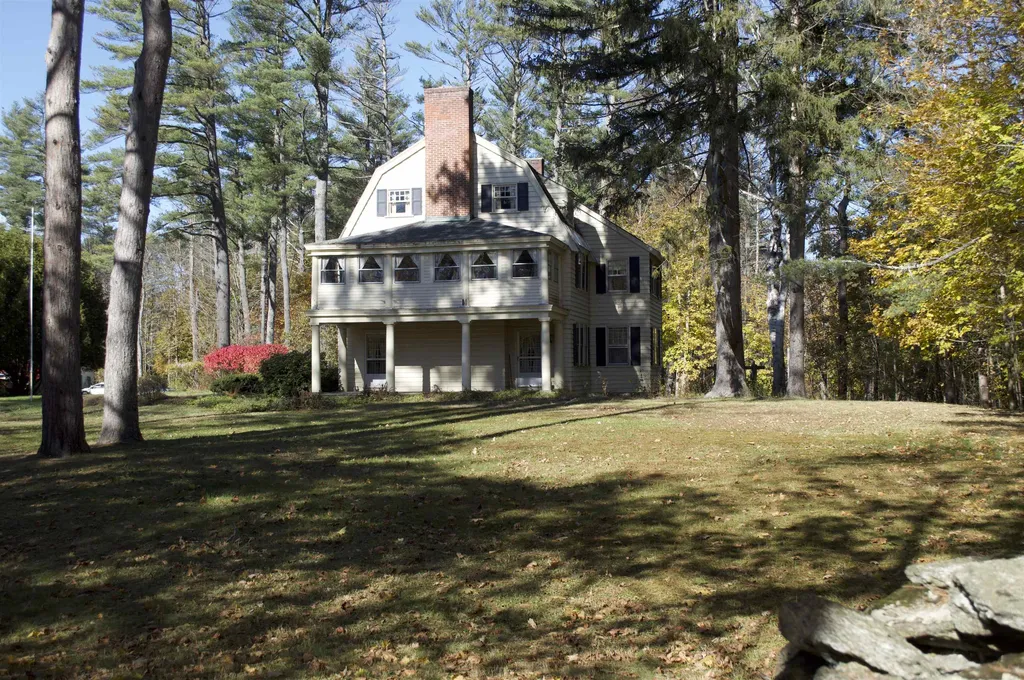 43 Summit Road Newport NH 03773