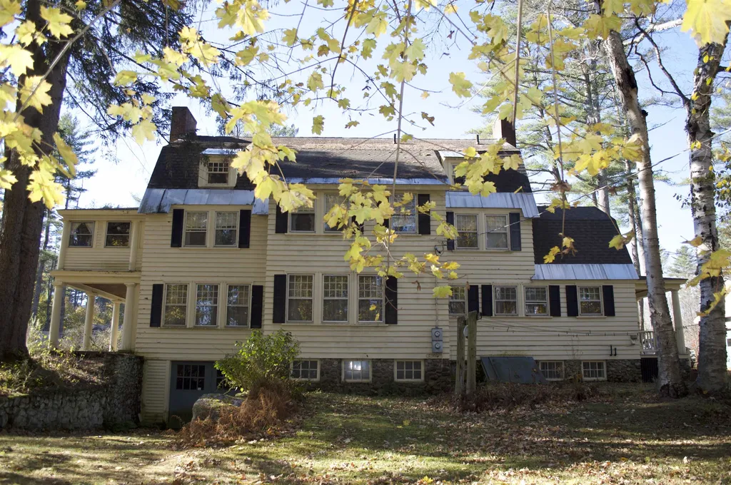 43 Summit Road Newport NH 03773