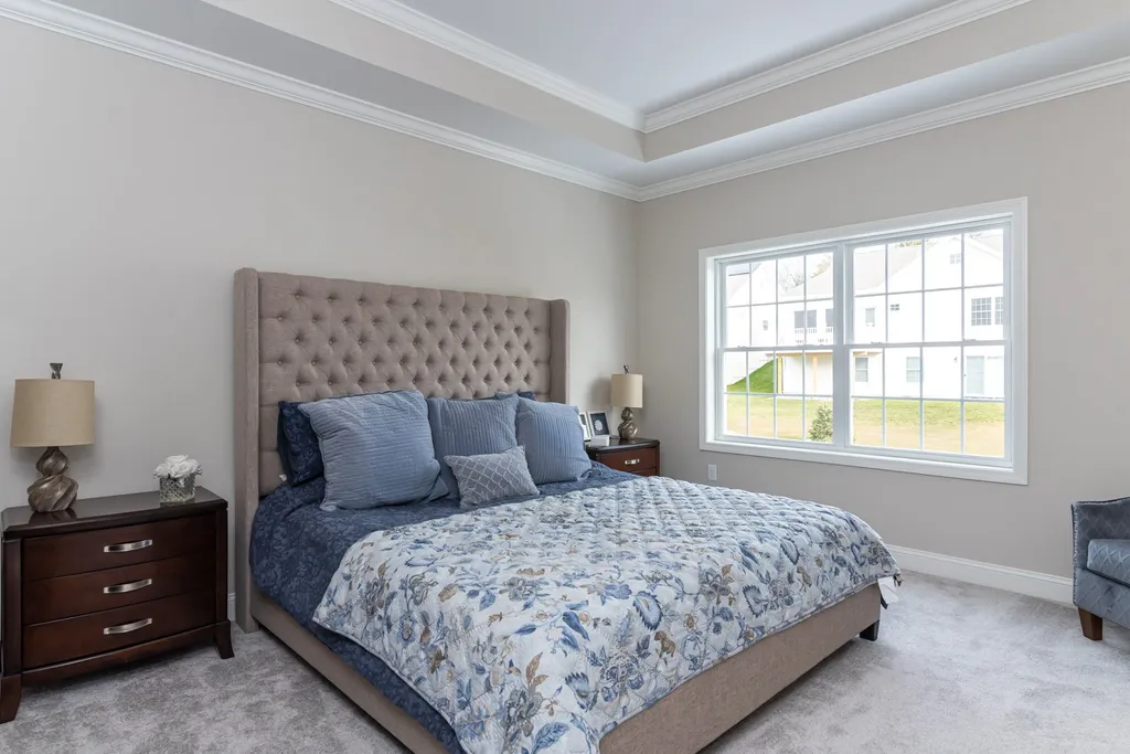 12 Townsend Place Merrimack NH 03054